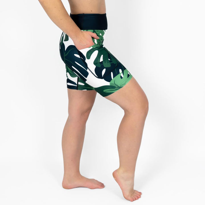 Monstera Shorts