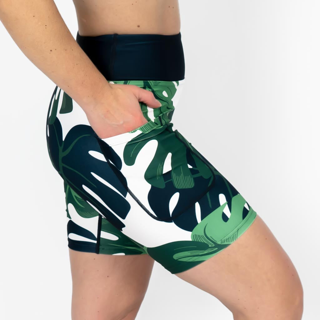 Monstera Shorts