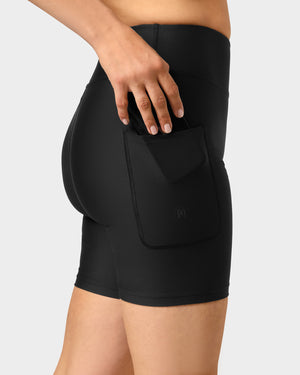 Model 5'6" | Size S