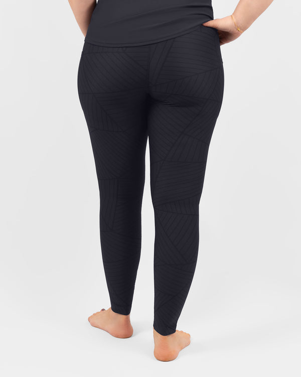 Model 5'9" | Size M