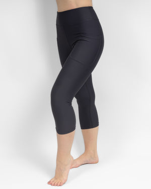 Signature Deep Grey Capri