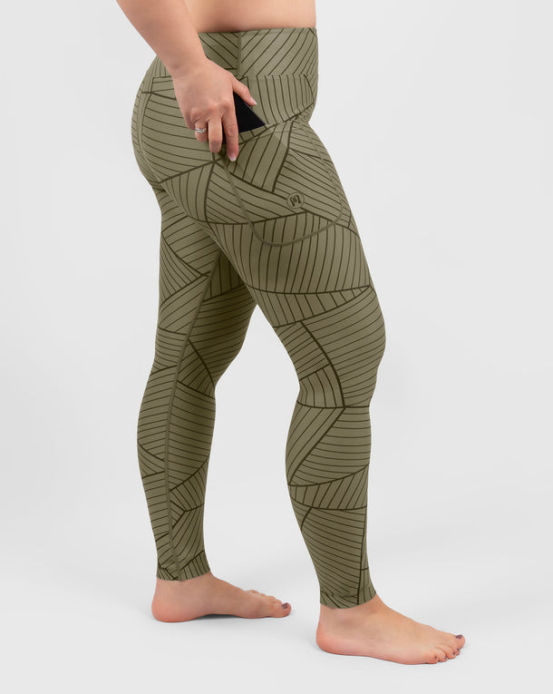 Model 5'9" | Size M