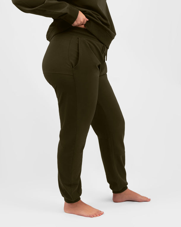 Model 5'5" | Size M