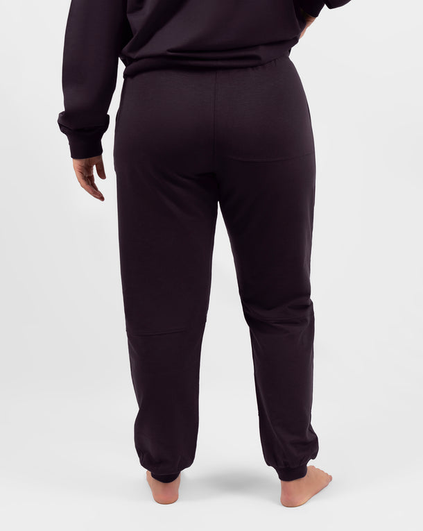 Model 5'5" | Size M