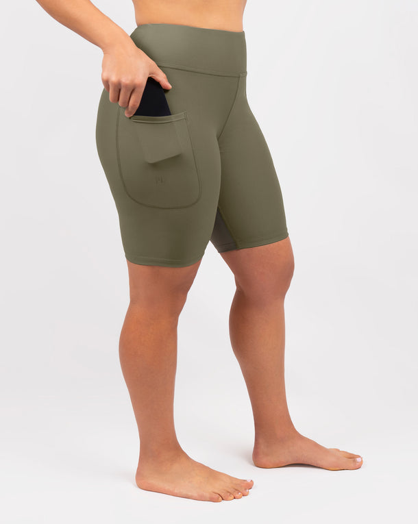 Model 5'4" | Size S