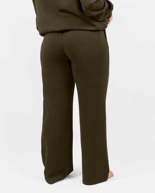 Model 5'4" | Size S
