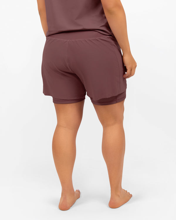 Model 5'4" | Size S 