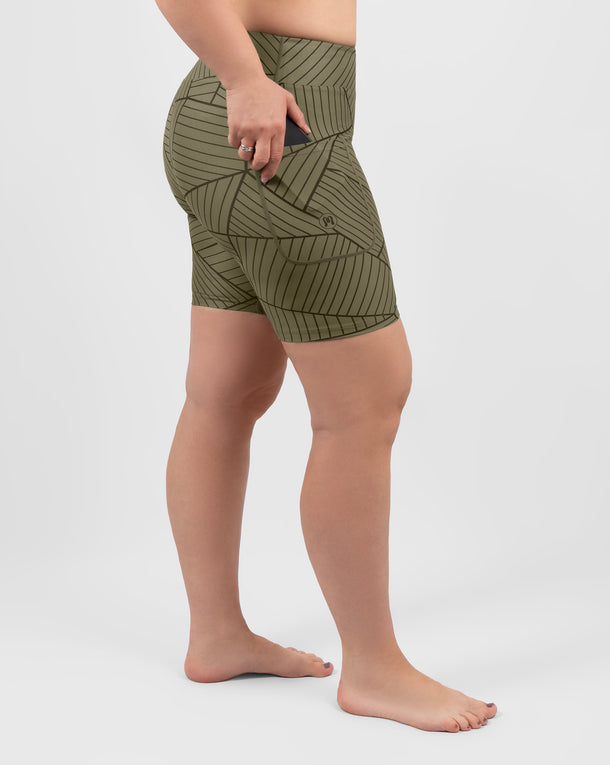 Model 5'9" | Size M