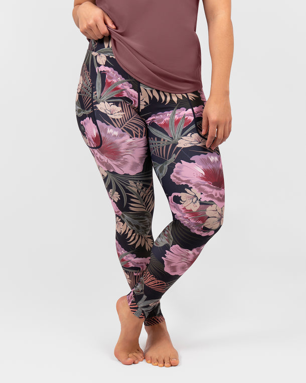 Model 5'4" | Size S