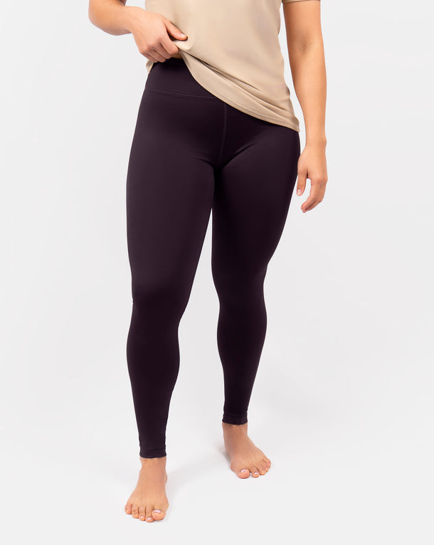 Model 5'5" | Size M