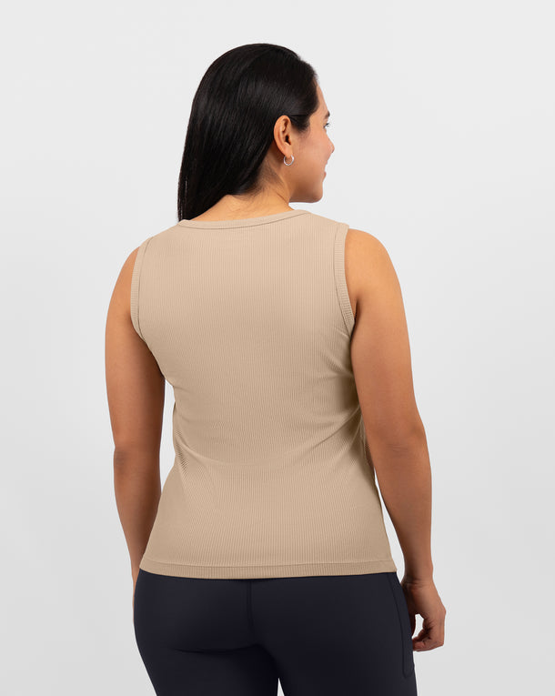 Model 5'4" | Size S