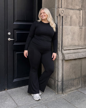 Model 5'4" | Size XL