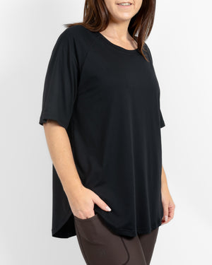 Mira Oversized Black T-Shirt
