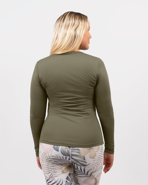 Model 5'5" | Size M