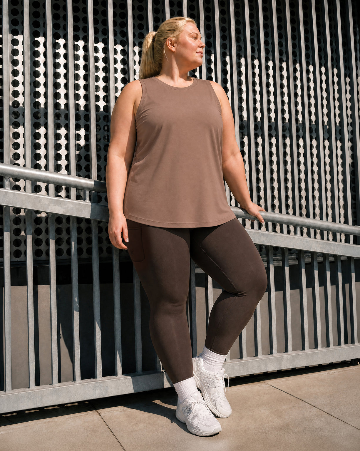 Model 5'5" | Size XL