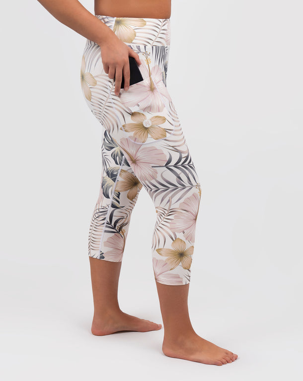 Model 5'5" | Size M