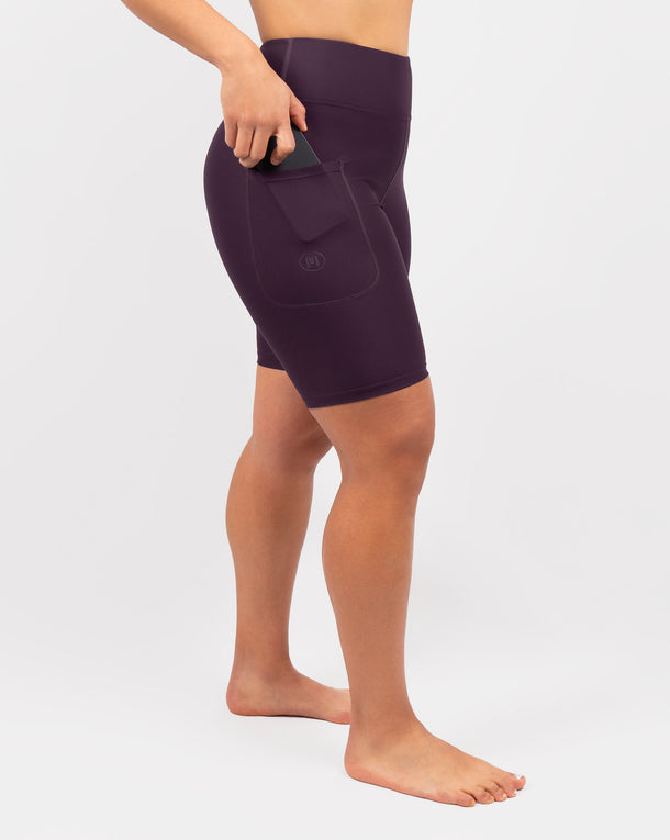 Model 5'4" | Size S 