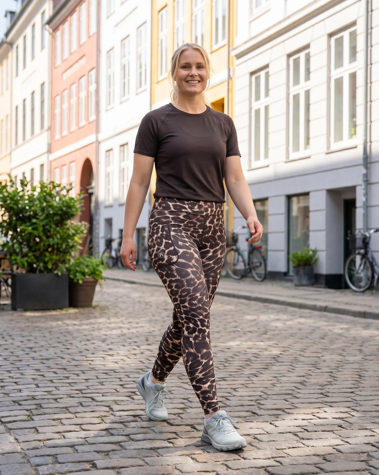 Model 5'5" | Size M