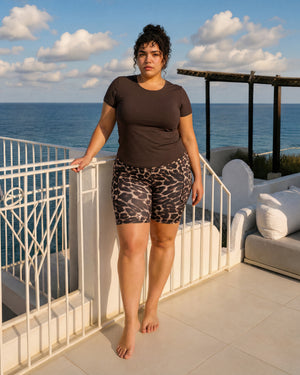 Model 5'5" | Size M