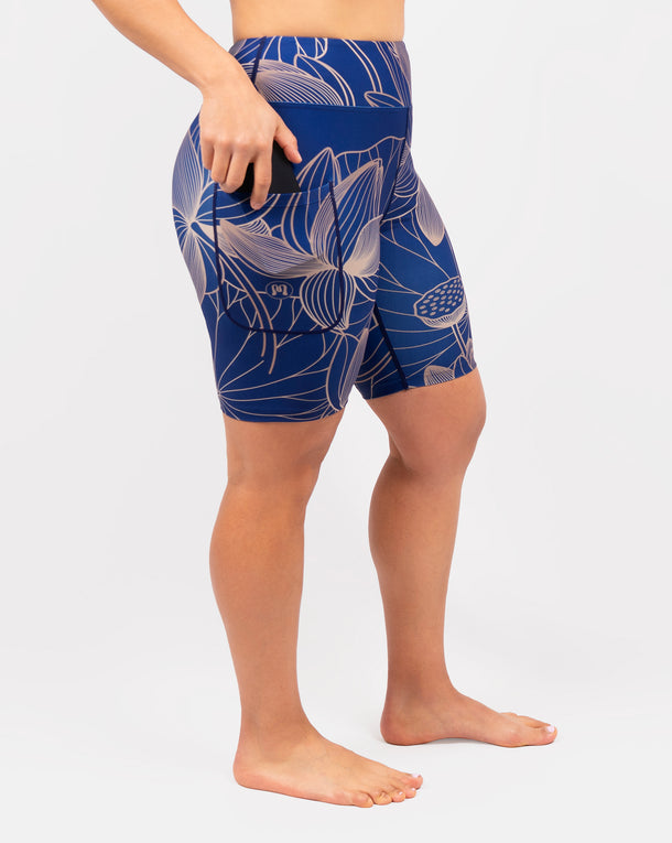 Model 5'4" | Size S 
